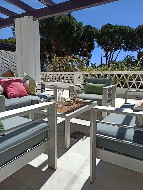 Beachfront Luxury Apartment Felicidad Marbella