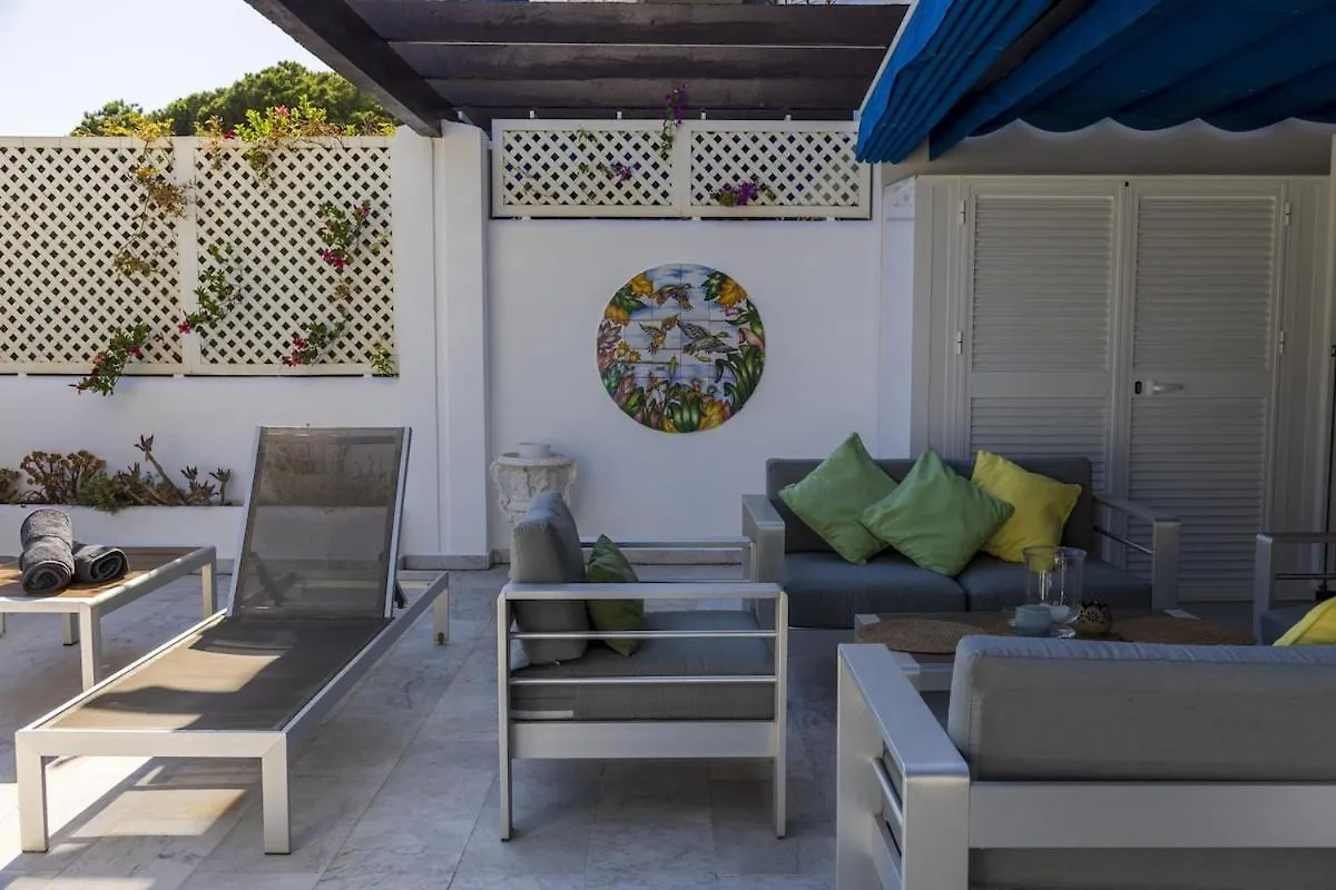 Beachfront Luxury Apartment Felicidad Marbella