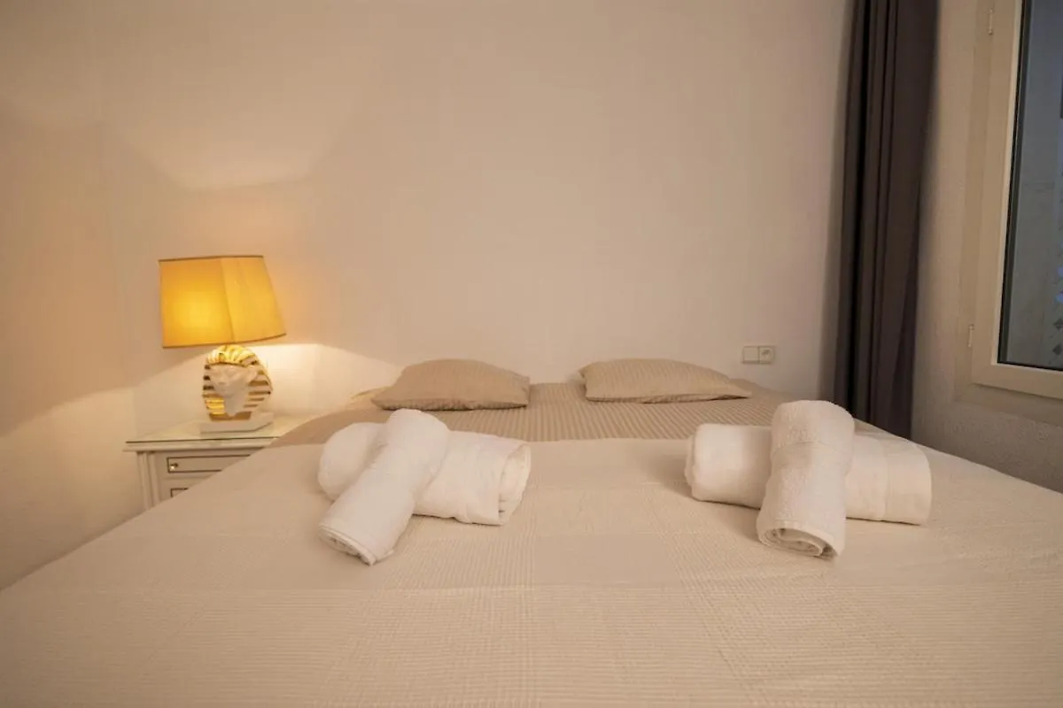 Beachfront Luxury Apartment Felicidad Marbella