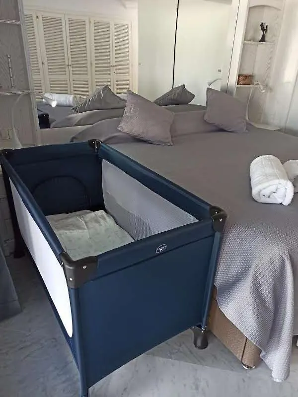 Beachfront Luxury Apartment Felicidad Marbella