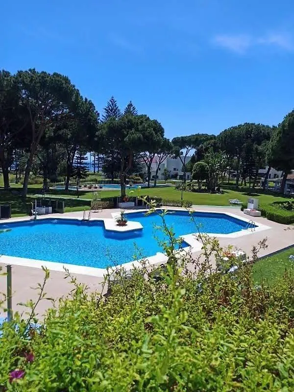 Beachfront Luxury Apartment Felicidad Marbella