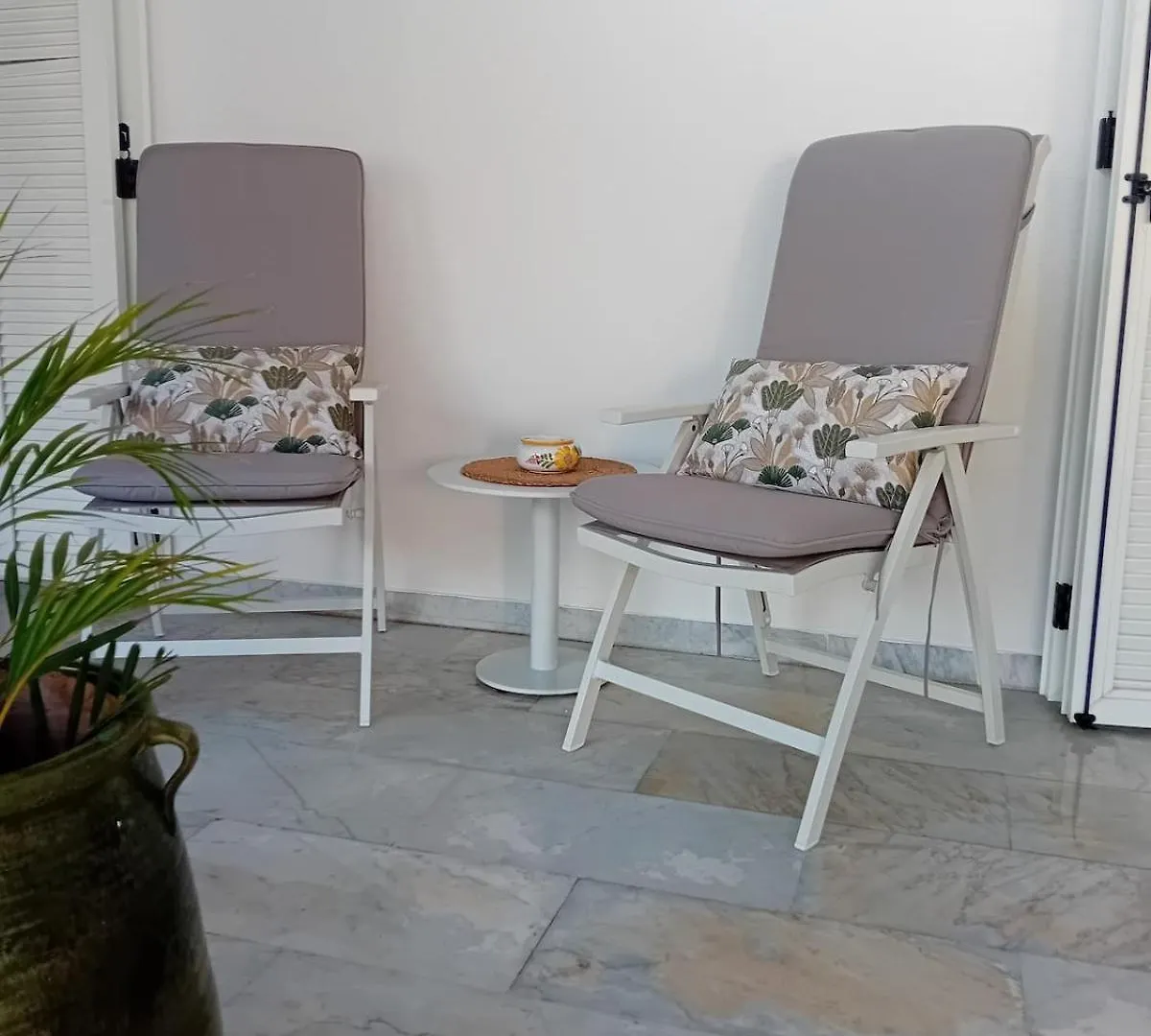 Beachfront Luxury Apartment Felicidad Marbella