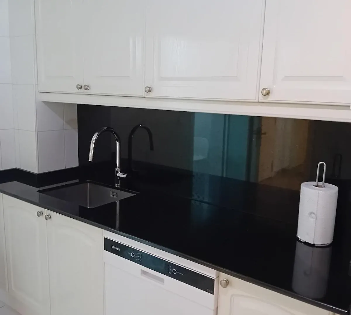 Beachfront Luxury Apartment Felicidad Marbella