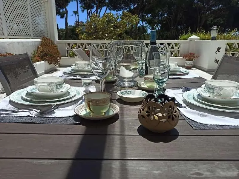 Beachfront Luxury Apartment Felicidad Marbella